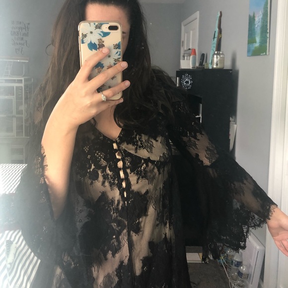 Black lace dress - Picture 3 of 4